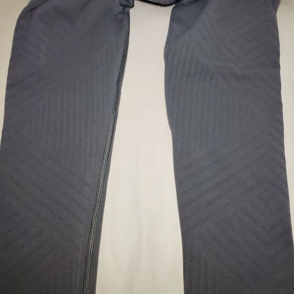 Lululemon Reveal Tight with Mesh Stripes Size 8